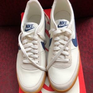 Men’s Nike sneakers new